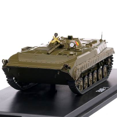 Panzer BMP-1 NVA 1969 macheta tanc scara 1:43 verde olive Premium ClassiXXs