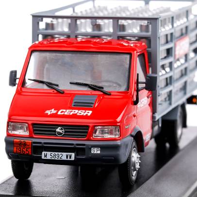 Pegaso Daily 1994, macheta auto, rosu, scara 1:43, Magazine Models