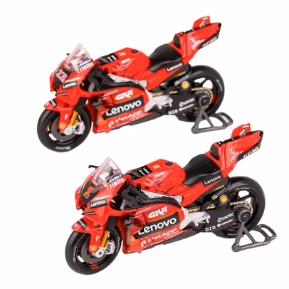 Set machete moto Ducati Desmosedici GP23 Team Lenovo MotoGP Season 2023 Francesco Bagnaia No.1 World Champion si Enea Bastianini No.23 1:18 Maisto