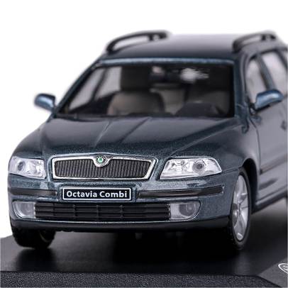 Macheta auto Skoda Octavia II Combi 2004 scara 1-43 gri