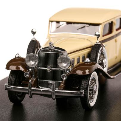 Stutz DV32 Monte Carlo Sedan by Weymann 1933, macheta auto, scara 1:43, crem, Neo