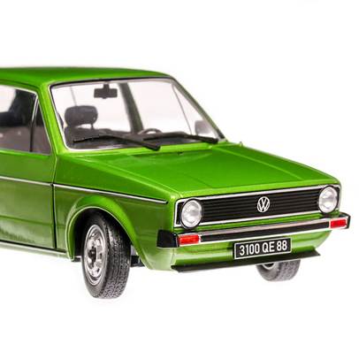 Volkswagen Golf 1 (L)  1983, macheta auto scara 1:18, verde, window box, Solido
