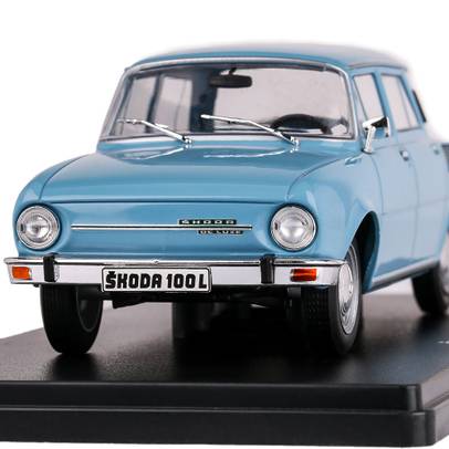 Macheta auto Skoda 100L 1974 bleu 1:24
