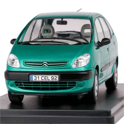 Macheta Citroen Xsara Picasso 2003 Verde - Scara 1:24 - Magazine Models
