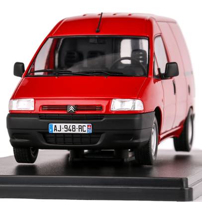 Macheta van Citroen Jumpy 1995 rosu 1:24-3
