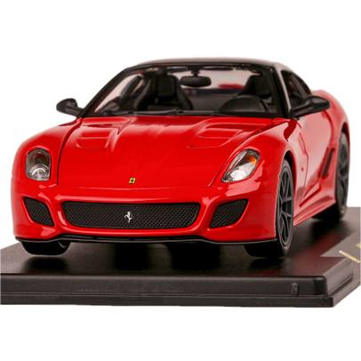 Macheta auto Ferrari 599 GTO 2010 rosu cu negru 1-24 - vedere din fata