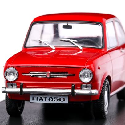 Macheta auto Fiat 850 1967 scara 1-24 Magazine models