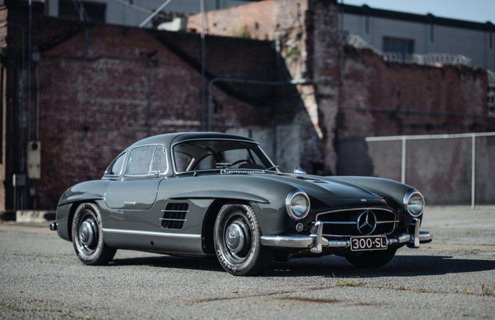 Un automobil iconic: atunci, acum si macheta