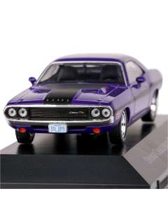Macheta auto Dodge Challenger R/T 440 Coupe 1970 violet cu vitrina - scara 1:43, Magazine Models