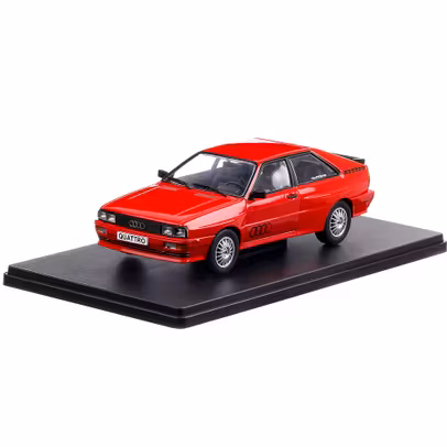 Macheta Audi Quattro 1980 Roșu 1:24 Cu Vitrină Magazine Models