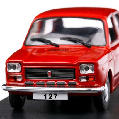 Macheta Fiat 127 1977 Roșu 1:43 - Vehicul Clasic Italian de Colecție | Magazinul Colecționarului-3