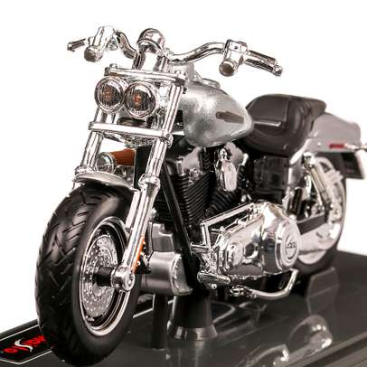 Harley-Davidson FXDFSE CVO Fat Bob 2009, macheta motocicleta, scara 1:18, argintiu, Maisto
