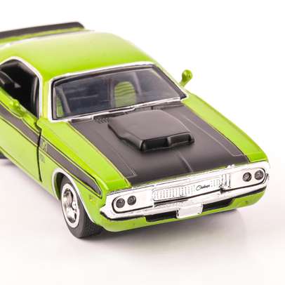 Dodge Challenger VPE 1970 macheta auto scara 1:32, verde cu negru, New Ray