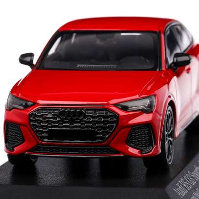Macheta auto Audi RS Q3 2019 scara 1:43 rosu metalizat Minichamps