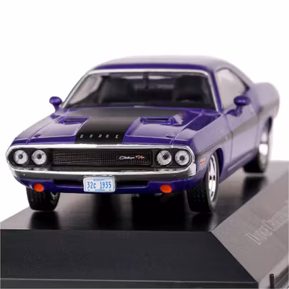Macheta auto Dodge Challenger R/T 440 Coupe 1970 violet cu vitrina - 1:43 Magazine Models