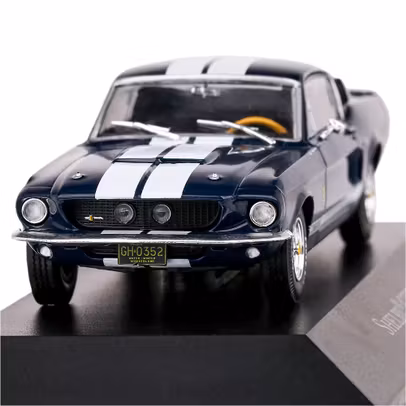 Macheta auto Ford Mustang Shelby GT500 1967 albastru-alb cu vitrina - 1:43 Magazine Models