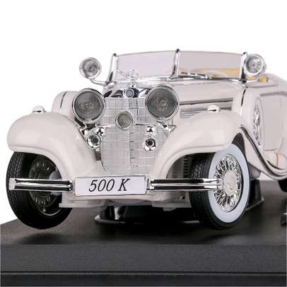 Macheta auto Mercedes-Benz 500K Special Roadster 1936 scara 1:18 Maisto - vedere din fata