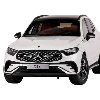 Macheta auto Mercedes-Benz GLC (X254) AMG Line 2022 alb 1:18