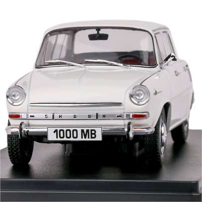 Macheta auto Skoda 1000 MB 1968 alb scara 1:24 WhiteBox - vedere 3/4 dreapta fata