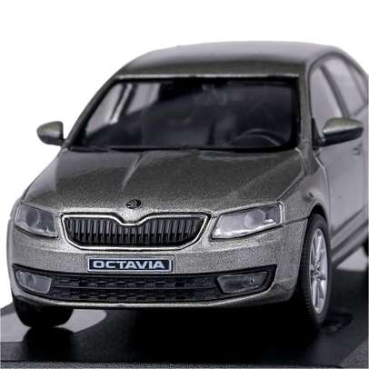 Machetă auto Skoda Octavia III 2012 gri metalizat, scara 1:43 - vedere din fata close up
