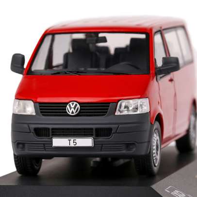 Macheta auto Volkswagen T5 2003 rosu 1:43 Ixo