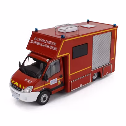 Macheta autospecială Pompieri Iveco Daily Van 2014 – scara 1:43 roșu