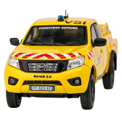 Macheta Autospeciala Pompieri Nissan Baroud 3.5 Galben 1:43 – Interventie Rapida in Teren Dificil