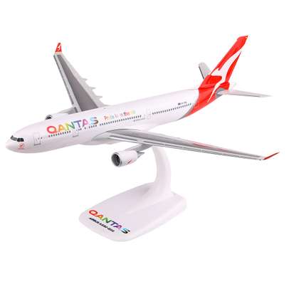 Macheta avion Airbus A330-200 Qantas scara 1:200