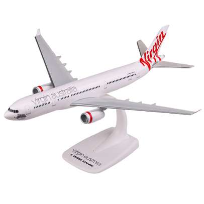Macheta avion Airbus A330-200 Virgin Australia 1:200 PPC - model de colectie - vedere 3/4 stanga fata