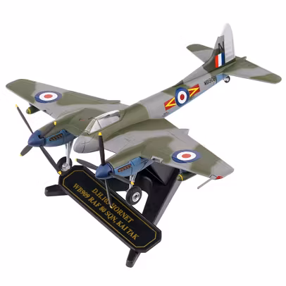 Macheta Avion de Vanatoare De Havilland Hornet F.3 WB909 RAF Kai Tak Oxford Diecast 1:72 - vedere 3/4 stanga fata