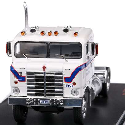 Macheta cap tractor Kenworth Bullnose 1961 scara 1:43 alb IXO Models