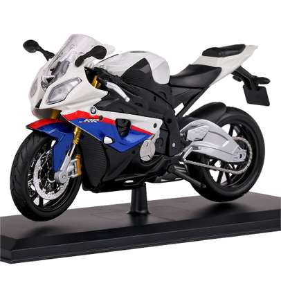 Macheta motocicleta BMW S1000RR 2010 scara 1:12 Maisto