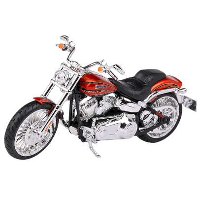 Macheta motocicleta Harley-Davidson CVO Breakout 2014 aramiu scara 1:12 Maisto - vedere din lateral dreapta