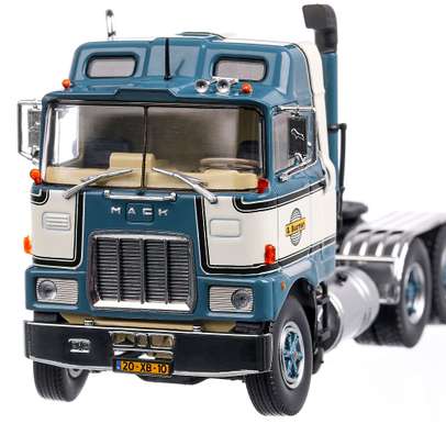 Mack F700 6X2 1980, macheta cap tractor, scara 1:50, alb cu albastru, Tekno