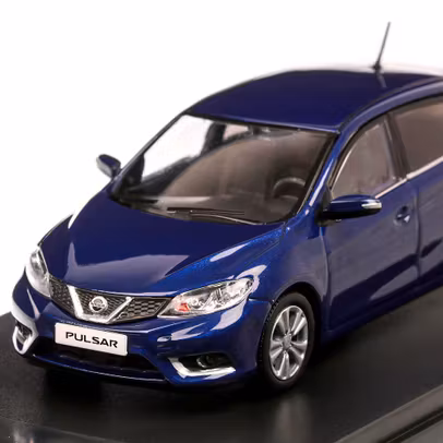 Nissan Pulsar 2015, macheta auto scara 1:43, albastru, Premium X