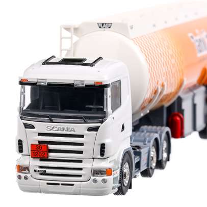 Scania R-serie Lowline 2010, macheta camion cisterna, scara 1:50, alb cu portocaliu, Tekno