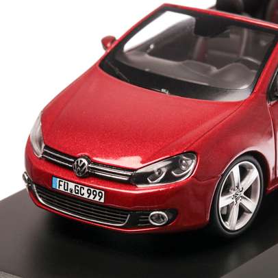 Volkswagen Golf 6 Cabrio 2009, macheta auto scara 1:43, rosu, Schuco