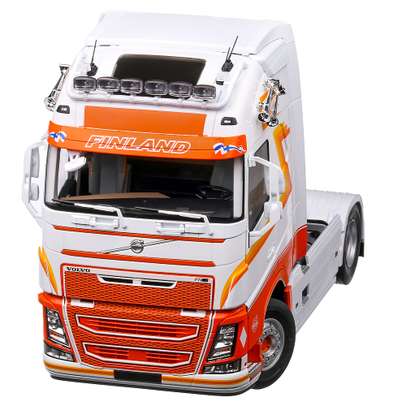Volvo FH16 XL Cab 2018, macheta autocamion, scara 1:18, alb cu portocaliu, Premium ClassiXXs